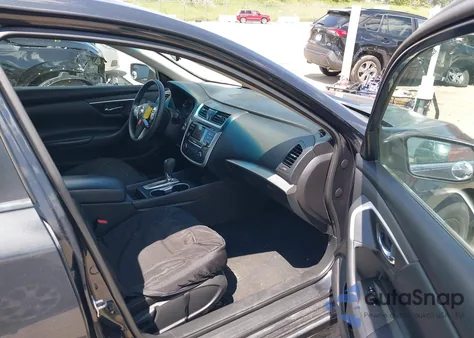 2016 Nissan Altima 2.5/2.5 S/2.5 Sl/2.5 Sr/2.5 Sv z USA, uszkodzony, nr VIN 1N4AL3AP9GC235276